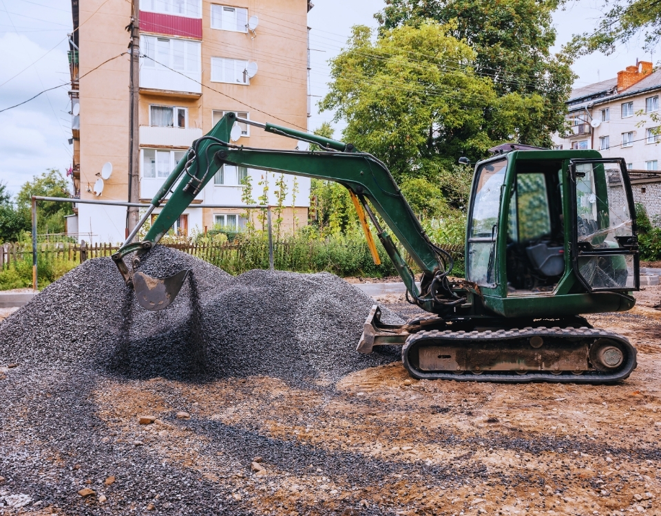 Închiriere mini excavator – soluție practică