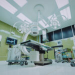 Transport echipamente medicale sensibile cu amortizare anti-vibrații