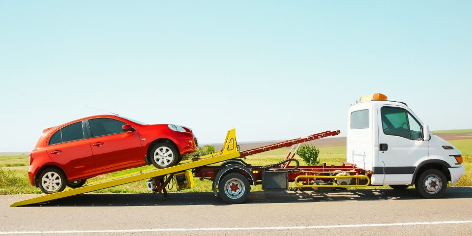 Tractări auto - când sunt necesare și de ce contează?